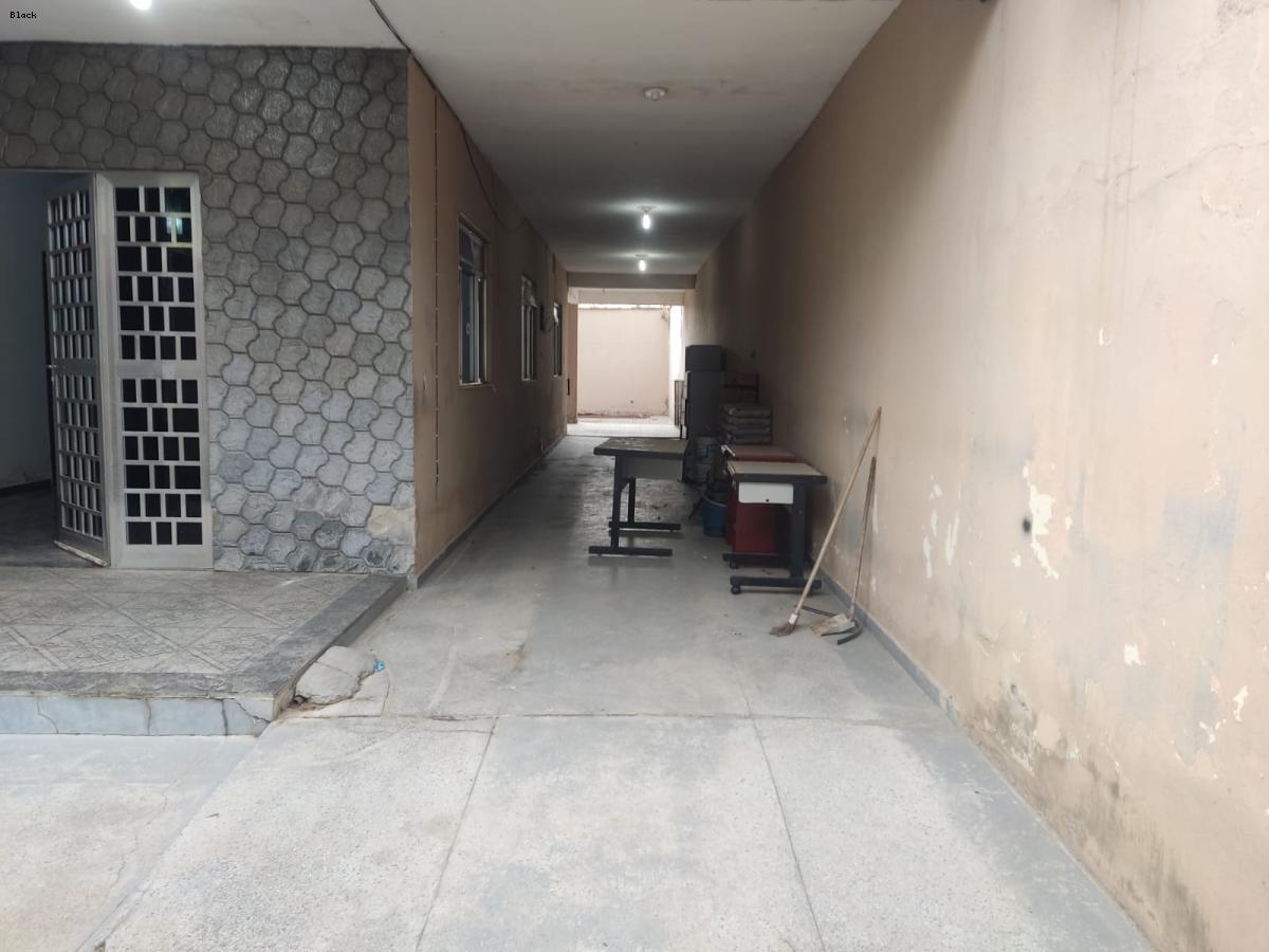 Casa à venda com 5 quartos, 250m² - Foto 14