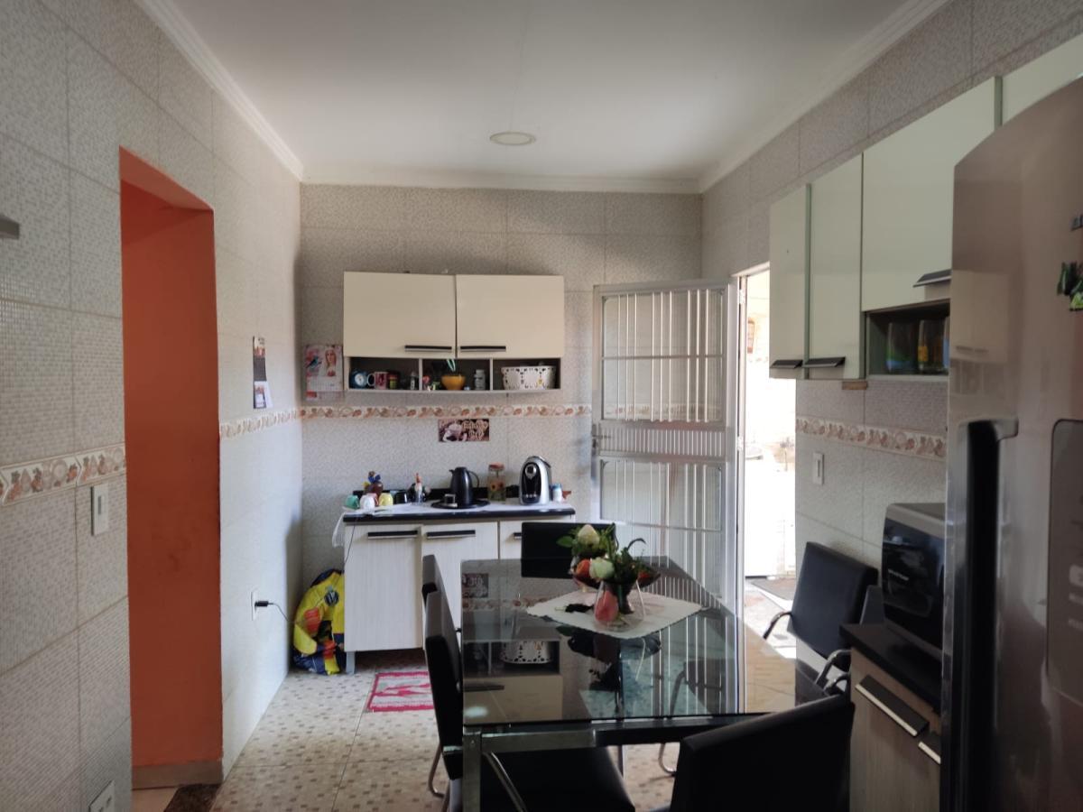 Casa à venda com 4 quartos, 250m² - Foto 5