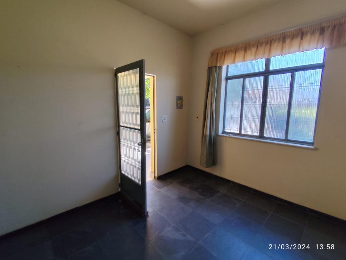 Casa à venda com 4 quartos, 300m² - Foto 10