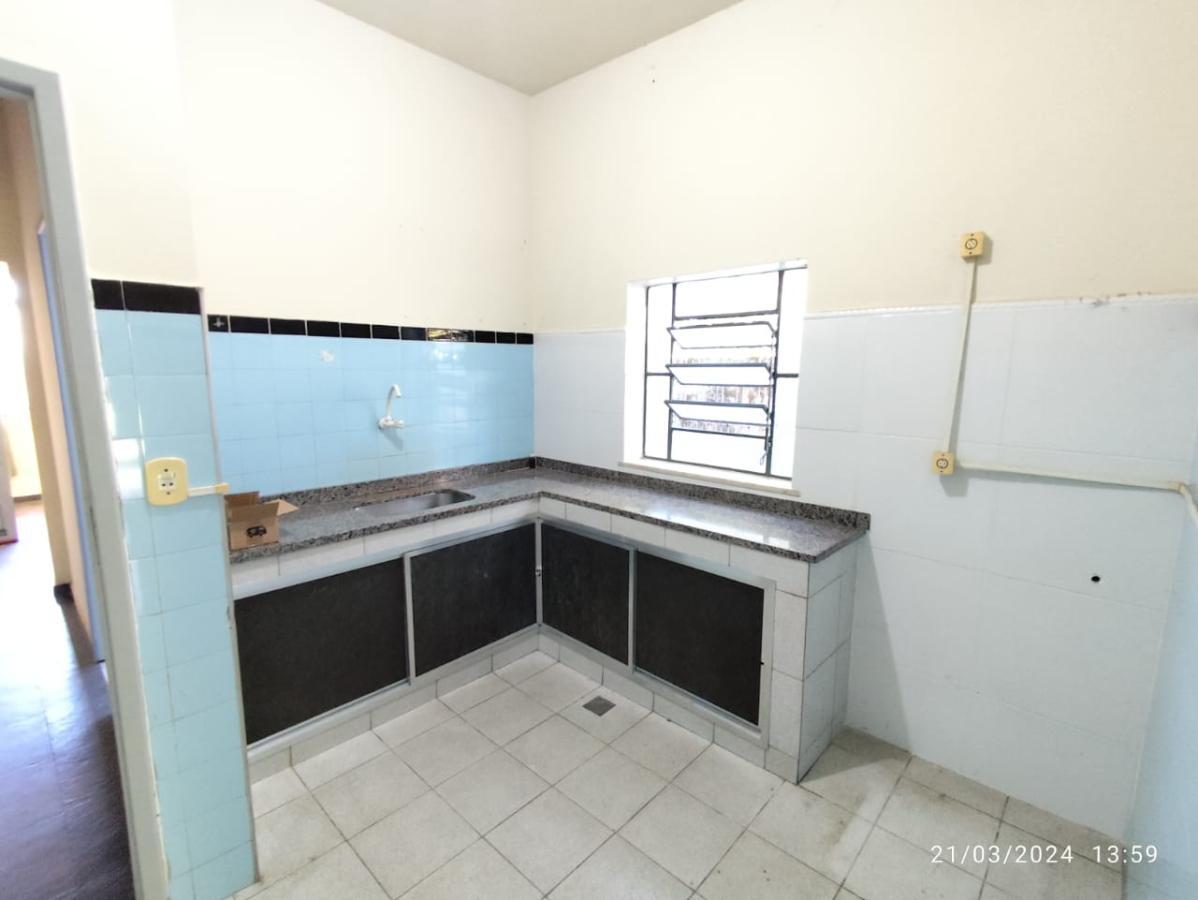 Casa à venda com 4 quartos, 300m² - Foto 16