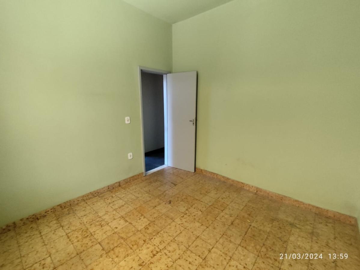 Casa à venda com 4 quartos, 300m² - Foto 17