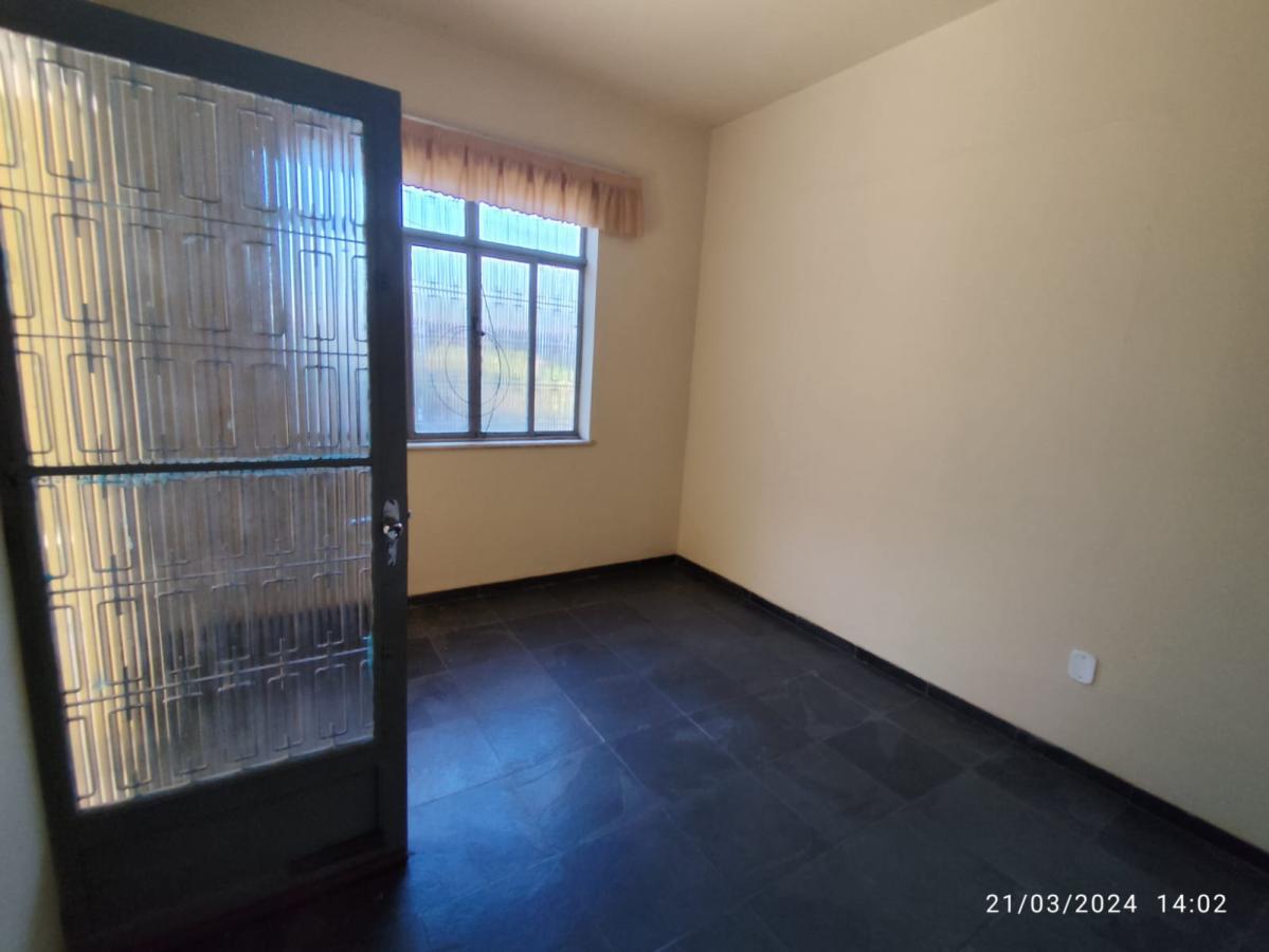 Casa à venda com 4 quartos, 300m² - Foto 23