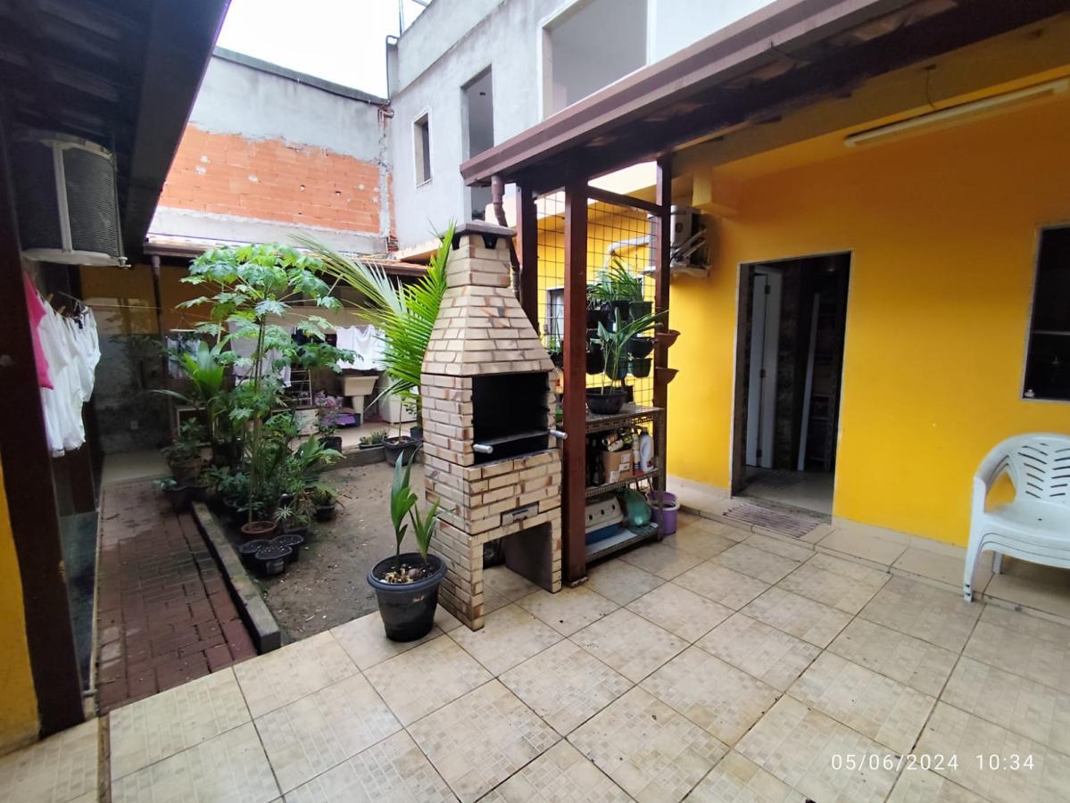 Casa à venda com 4 quartos, 250m² - Foto 10